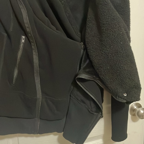 Lululemon Off the Mat Fleece Jacket - Picture 5 of 6